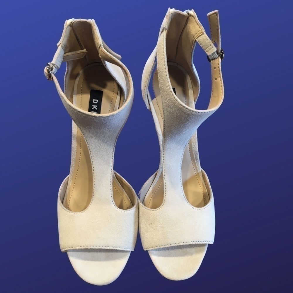 DKNY Colby Night Out Evening Heels Size 8 Kid Suede LINEN Color K2655743